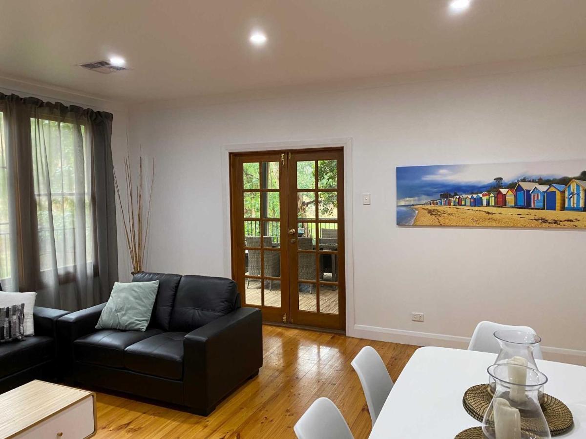 Отель Adelaide Brownhill Creek Tourist Park Экстерьер фото