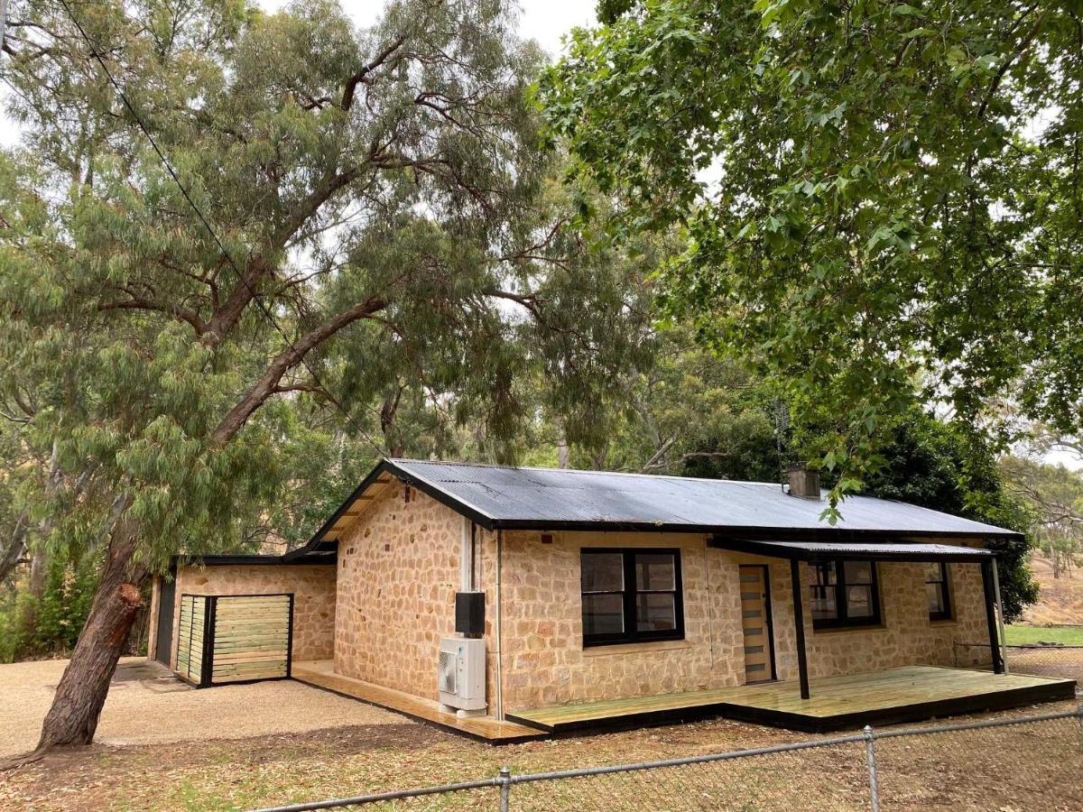 Отель Adelaide Brownhill Creek Tourist Park Экстерьер фото