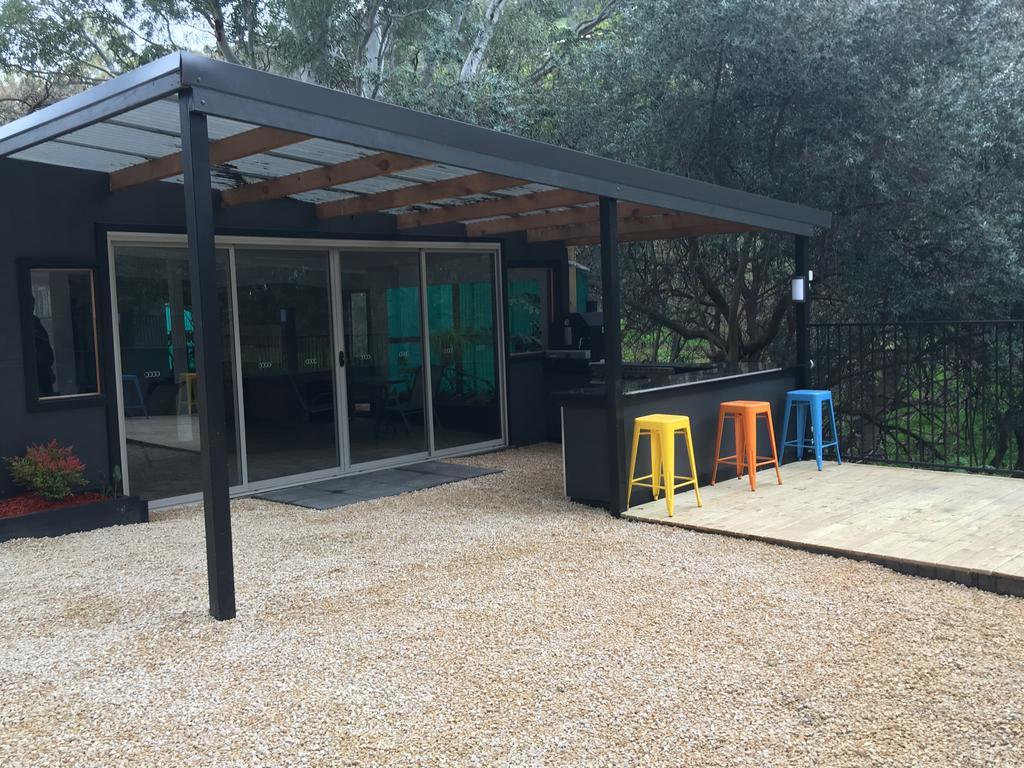 Отель Adelaide Brownhill Creek Tourist Park Экстерьер фото