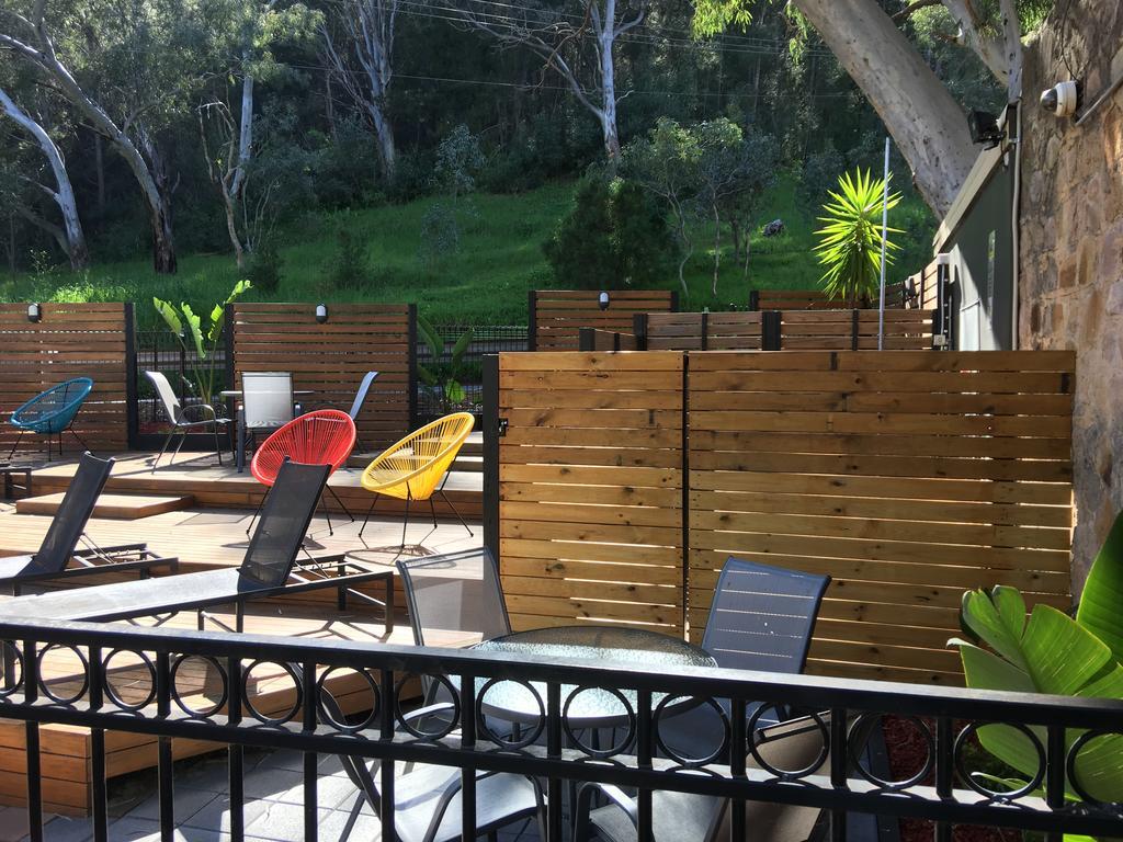 Отель Adelaide Brownhill Creek Tourist Park Экстерьер фото