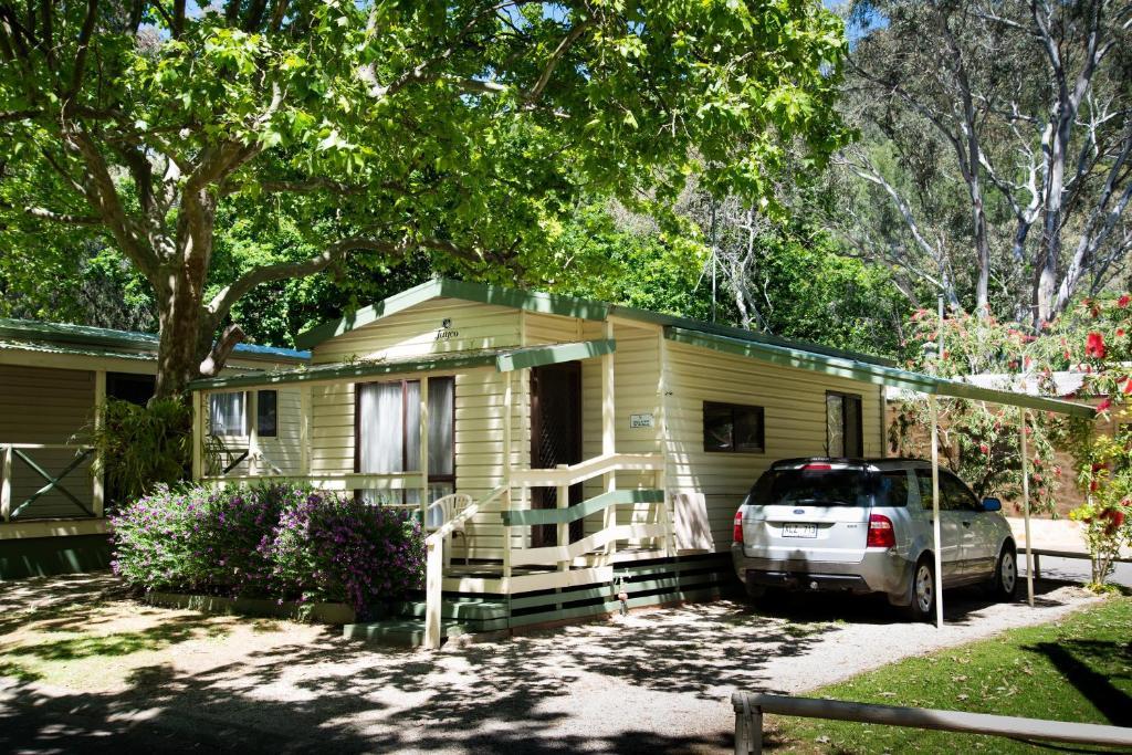 Отель Adelaide Brownhill Creek Tourist Park Экстерьер фото