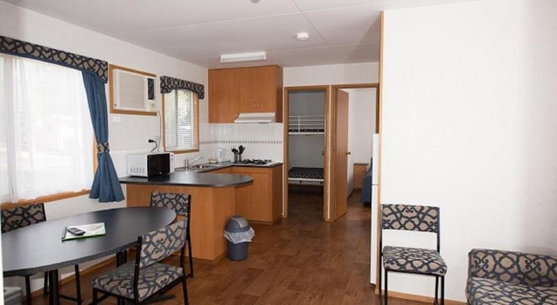 Отель Adelaide Brownhill Creek Tourist Park Экстерьер фото