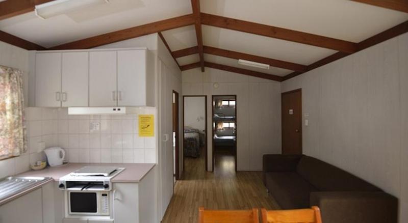 Отель Adelaide Brownhill Creek Tourist Park Экстерьер фото