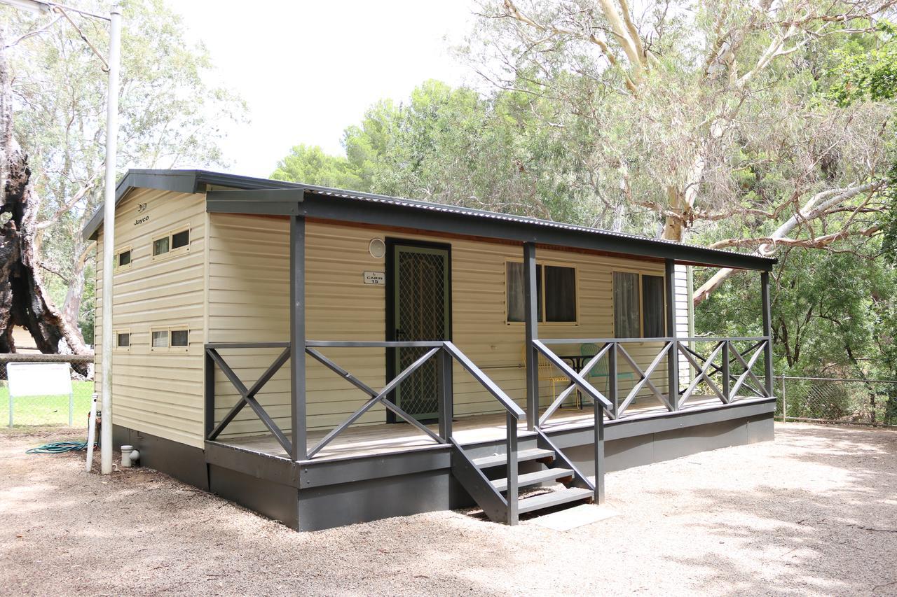 Отель Adelaide Brownhill Creek Tourist Park Экстерьер фото
