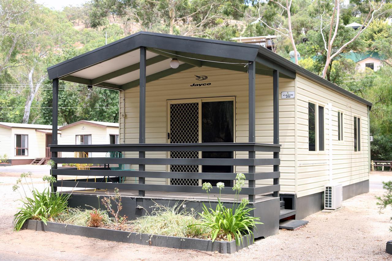 Отель Adelaide Brownhill Creek Tourist Park Экстерьер фото