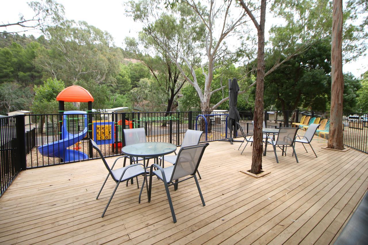Отель Adelaide Brownhill Creek Tourist Park Экстерьер фото