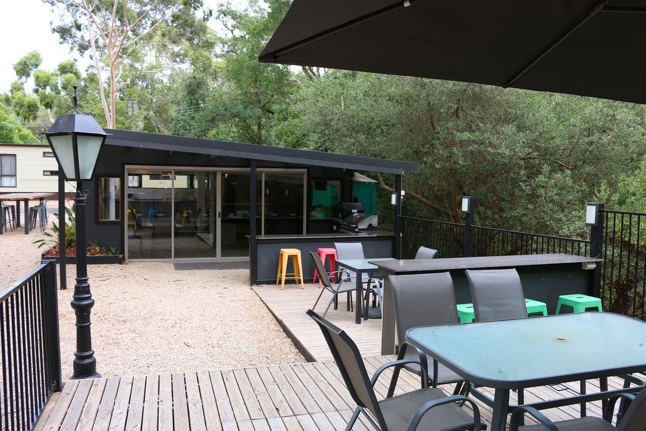 Отель Adelaide Brownhill Creek Tourist Park Экстерьер фото