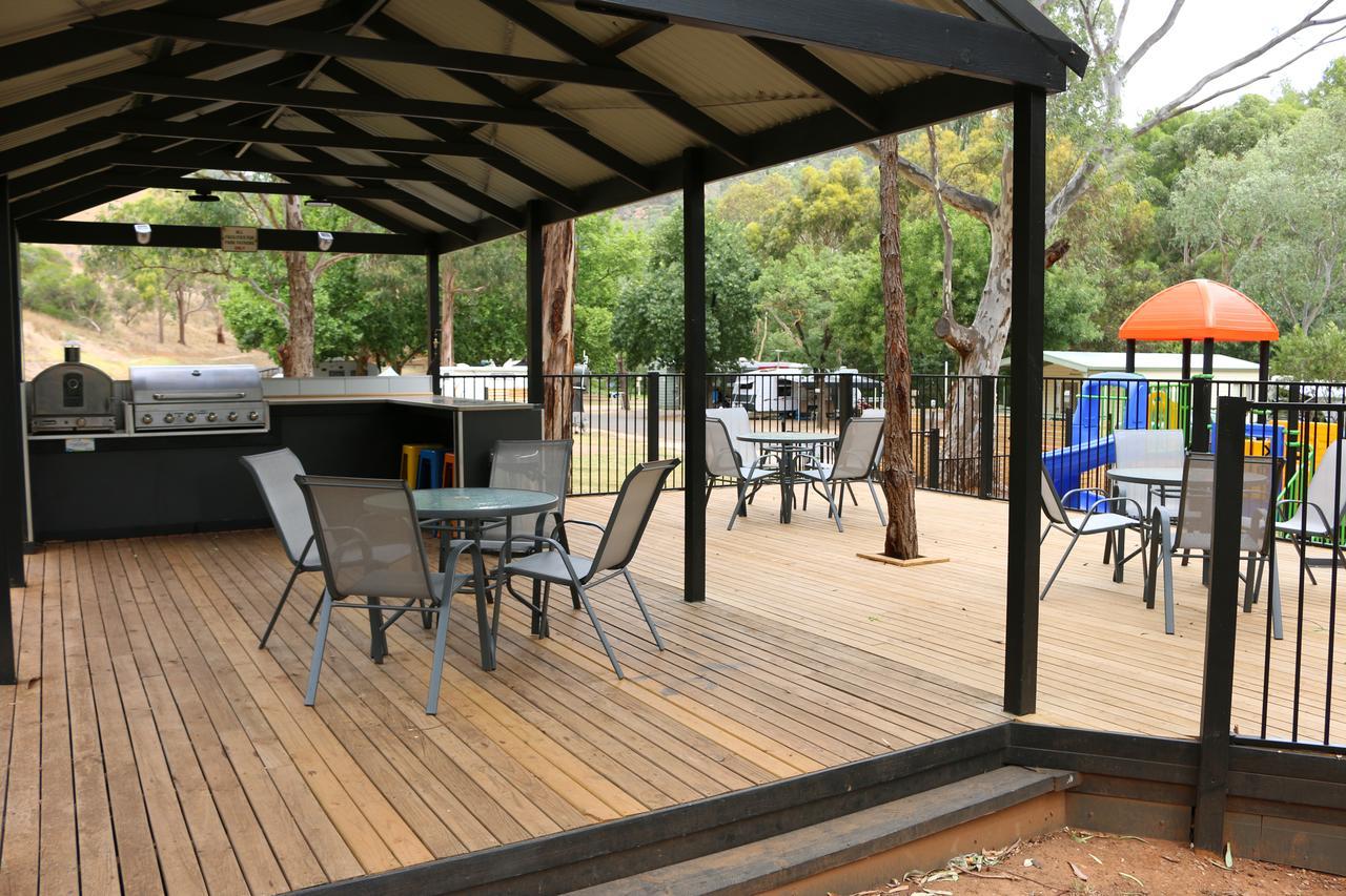 Отель Adelaide Brownhill Creek Tourist Park Экстерьер фото