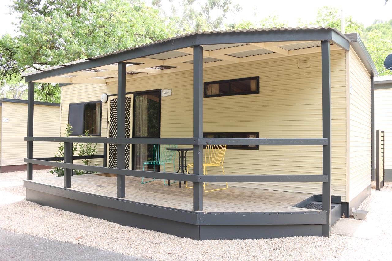 Отель Adelaide Brownhill Creek Tourist Park Экстерьер фото