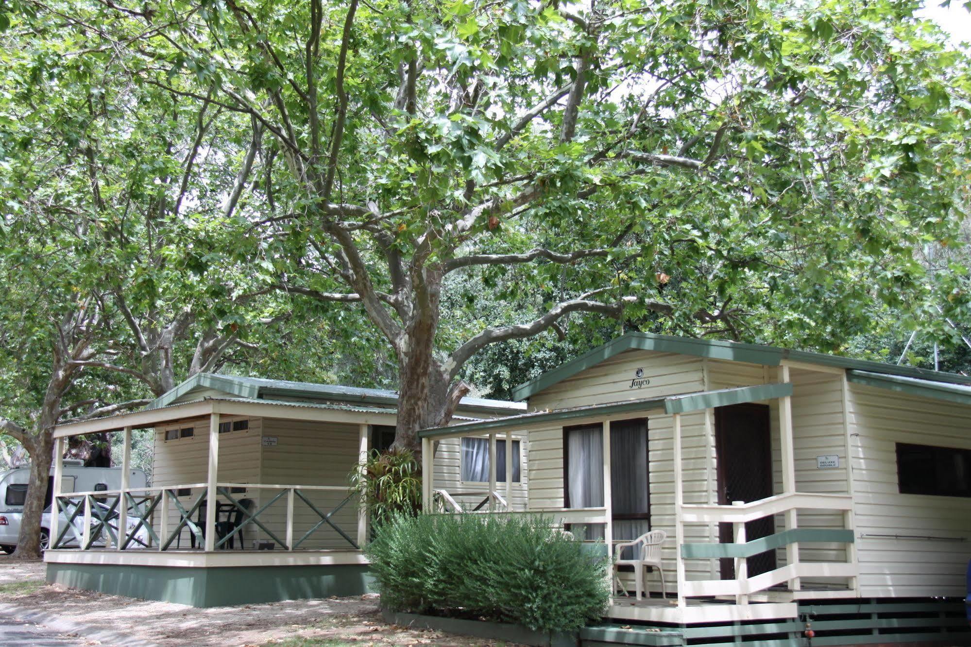 Отель Adelaide Brownhill Creek Tourist Park Экстерьер фото